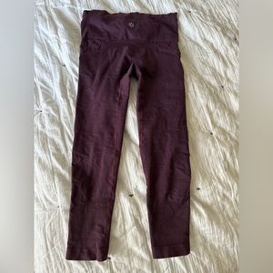 Athleta leggings capri burgundy